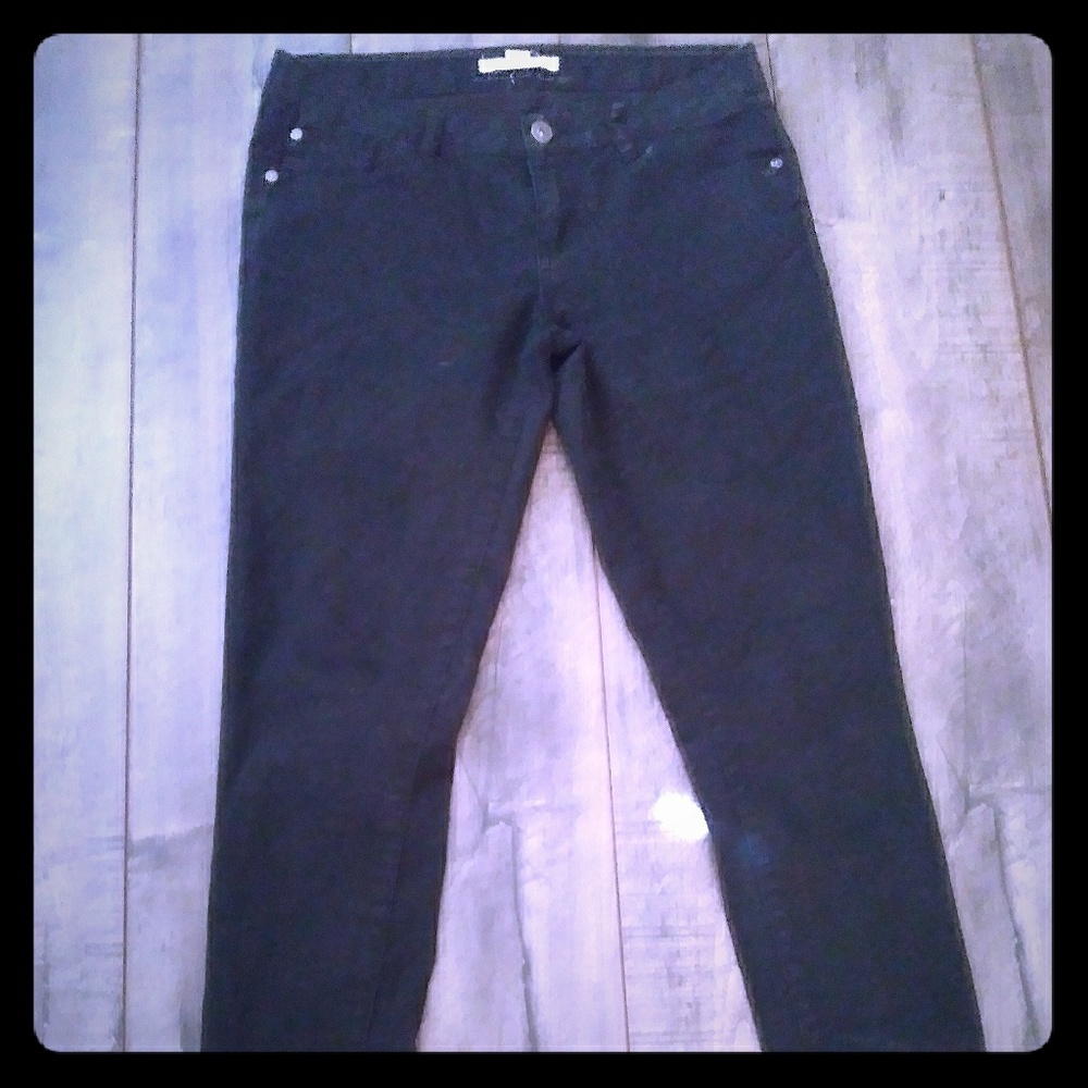 NWOT XXI DENIM Black straight leg Jean